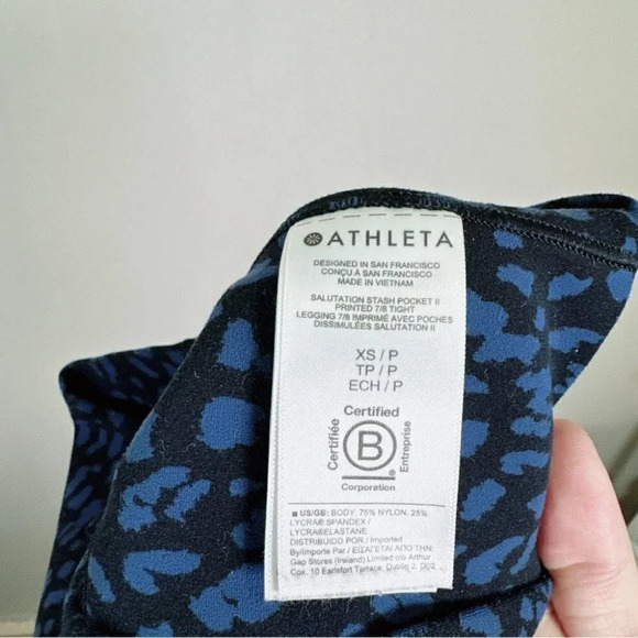 ATHLETA Salutation Stash  Pocket II Leopard Blue 7/8 Tight - Picture 10 of 16